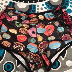 Livesore Donut Shorts Size XL